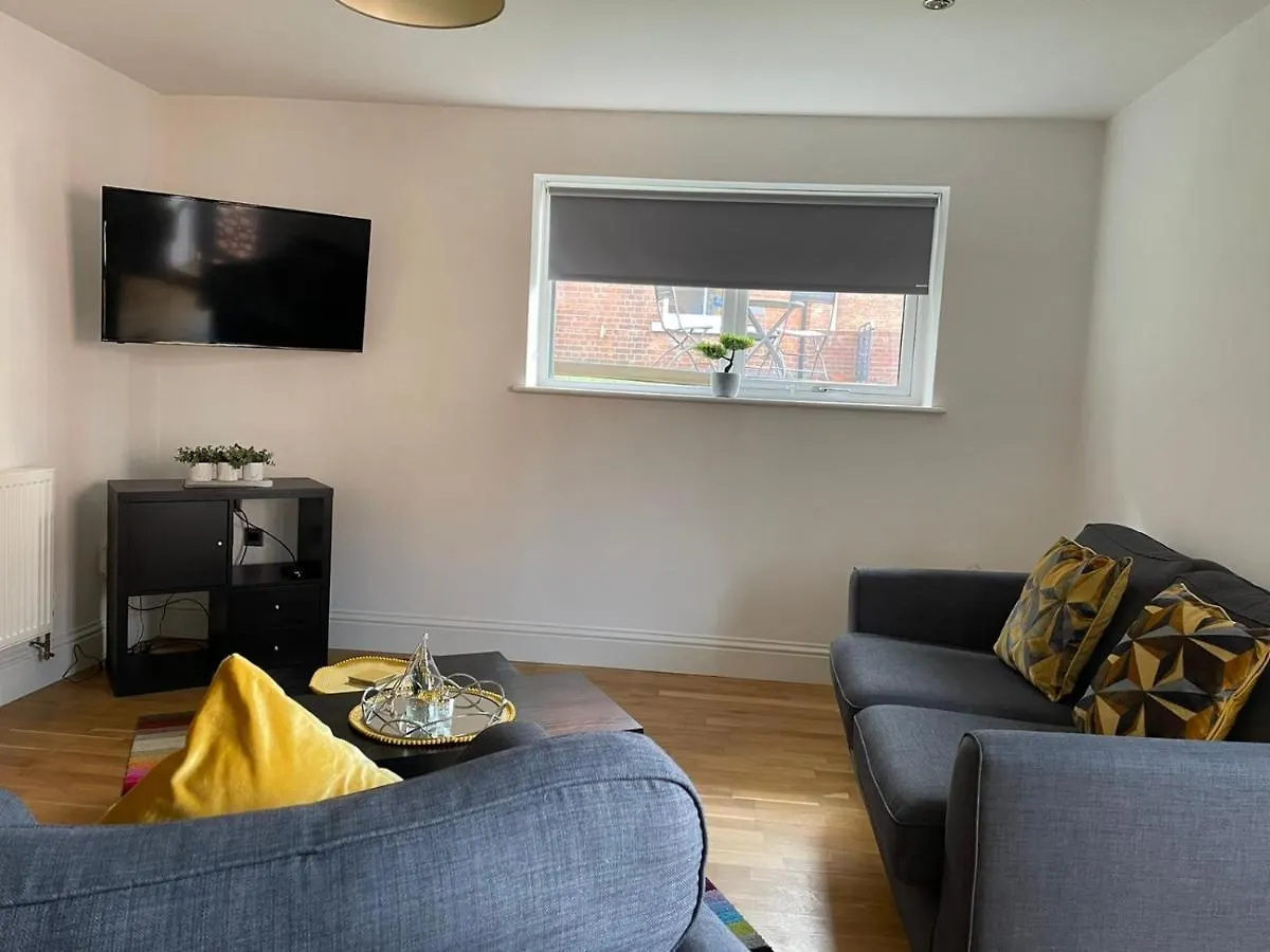 Central Hull Spacious Apartment H3 킹스턴어폰헐 영국
